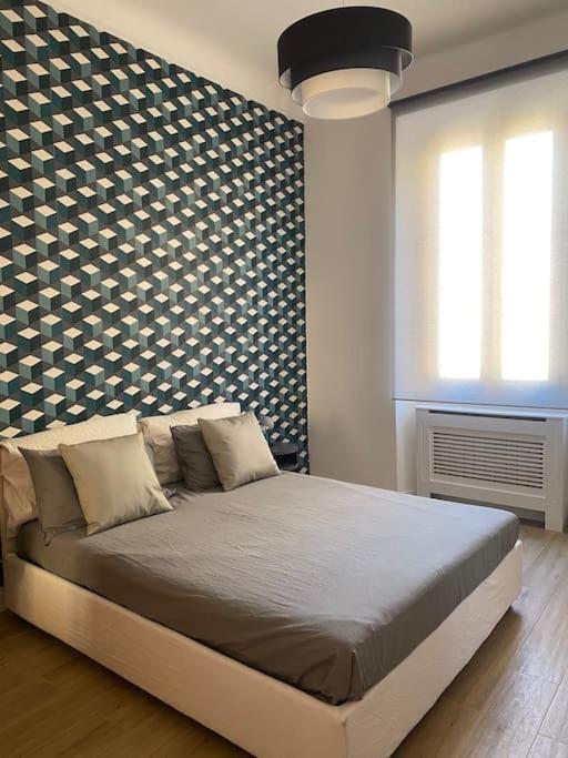 Trastevere Design Apartment — Photos 3